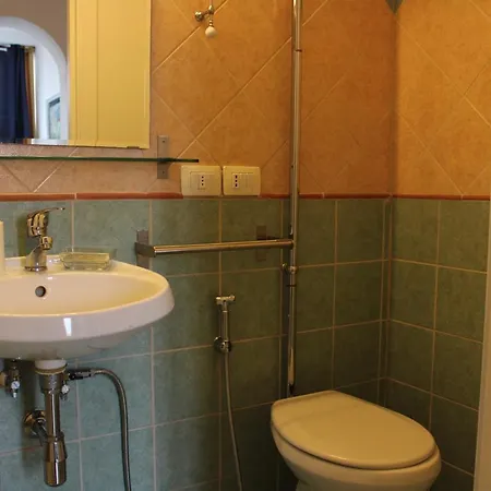 Bellissimo Angolare 500 M Dalla Cinta 2 Stanze Matrimoniali E 2 Bagniaria Condizionata * San Teodoro (Sardinia)