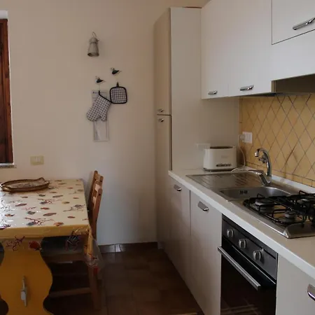 Bellissimo Angolare 500 M Dalla Cinta 2 Stanze Matrimoniali E 2 Bagniaria Condizionata